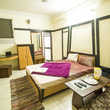 Hotel Gujarat Palace Ujjain Zewnętrze zdjęcie