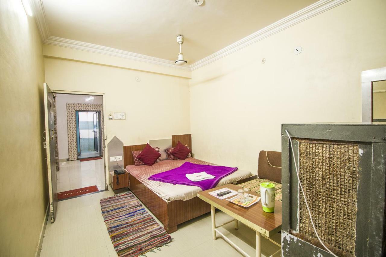 Hotel Gujarat Palace Ujjain Zewnętrze zdjęcie