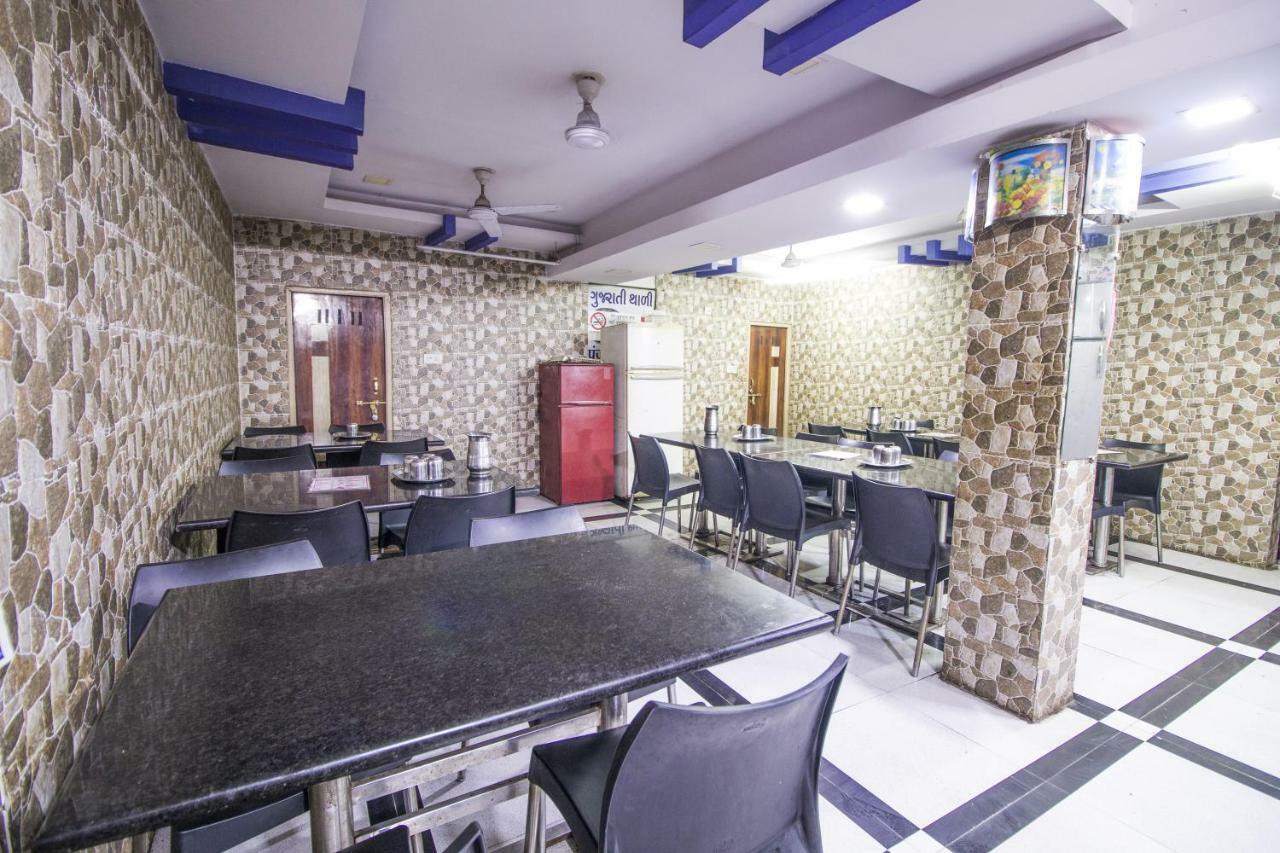 Hotel Gujarat Palace Ujjain Zewnętrze zdjęcie