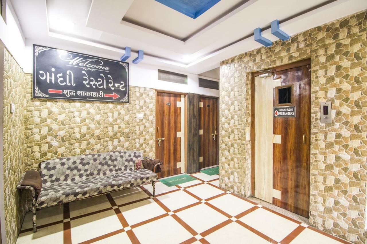 Hotel Gujarat Palace Ujjain Zewnętrze zdjęcie