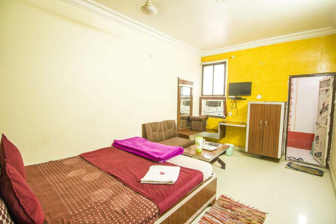 Hotel Gujarat Palace Ujjain Zewnętrze zdjęcie