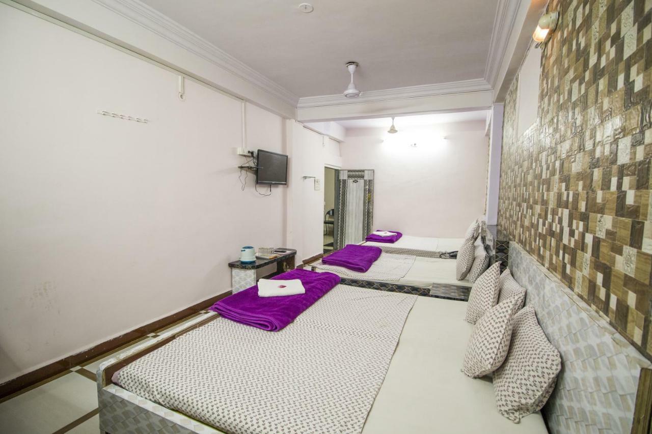 Hotel Gujarat Palace Ujjain Zewnętrze zdjęcie