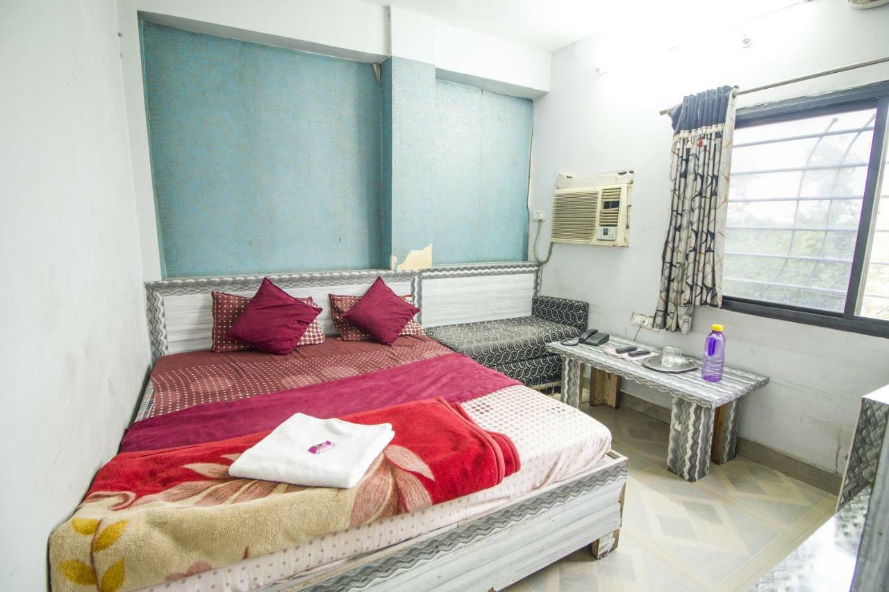 Hotel Gujarat Palace Ujjain Zewnętrze zdjęcie