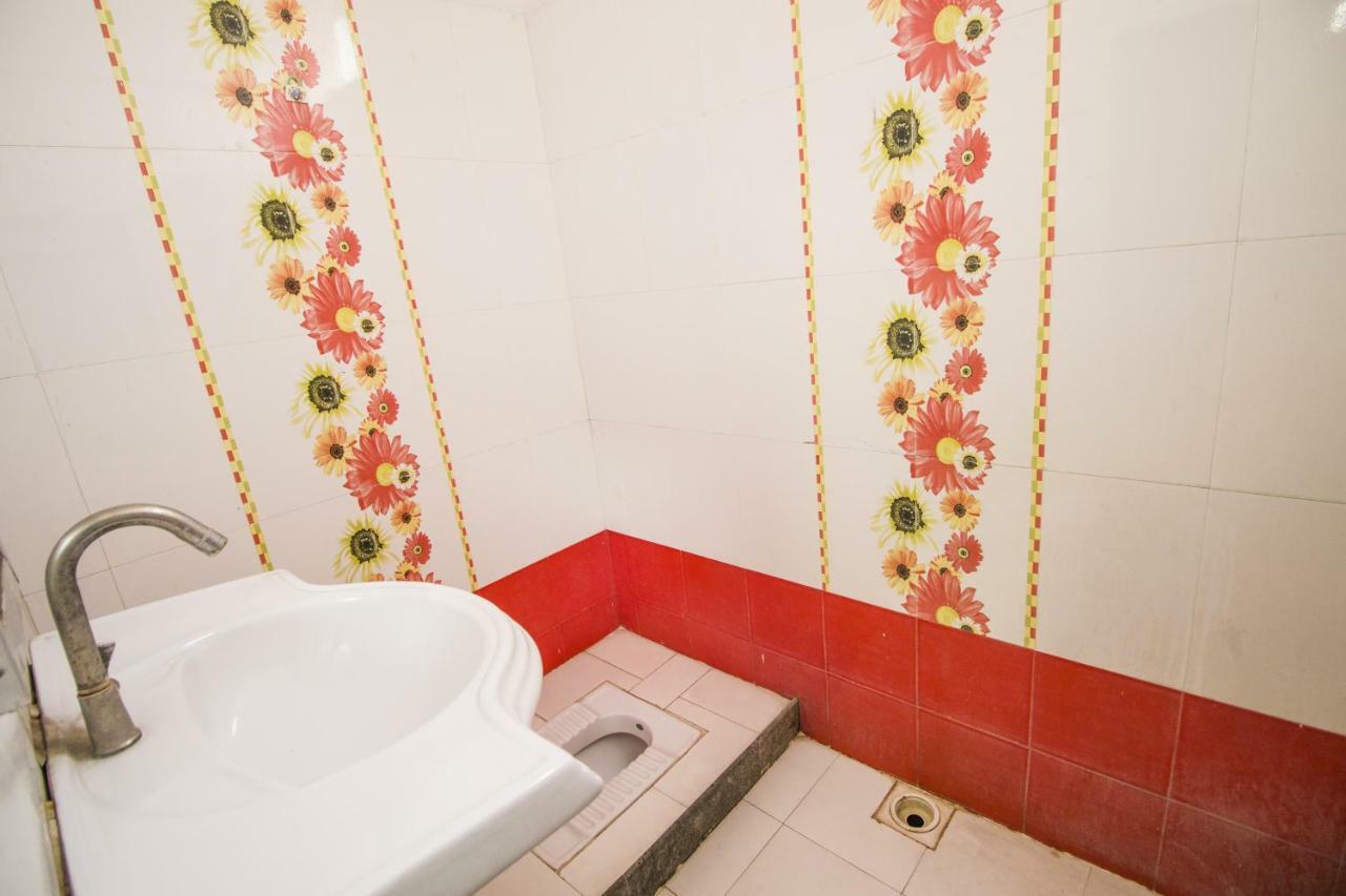 Hotel Gujarat Palace Ujjain Zewnętrze zdjęcie
