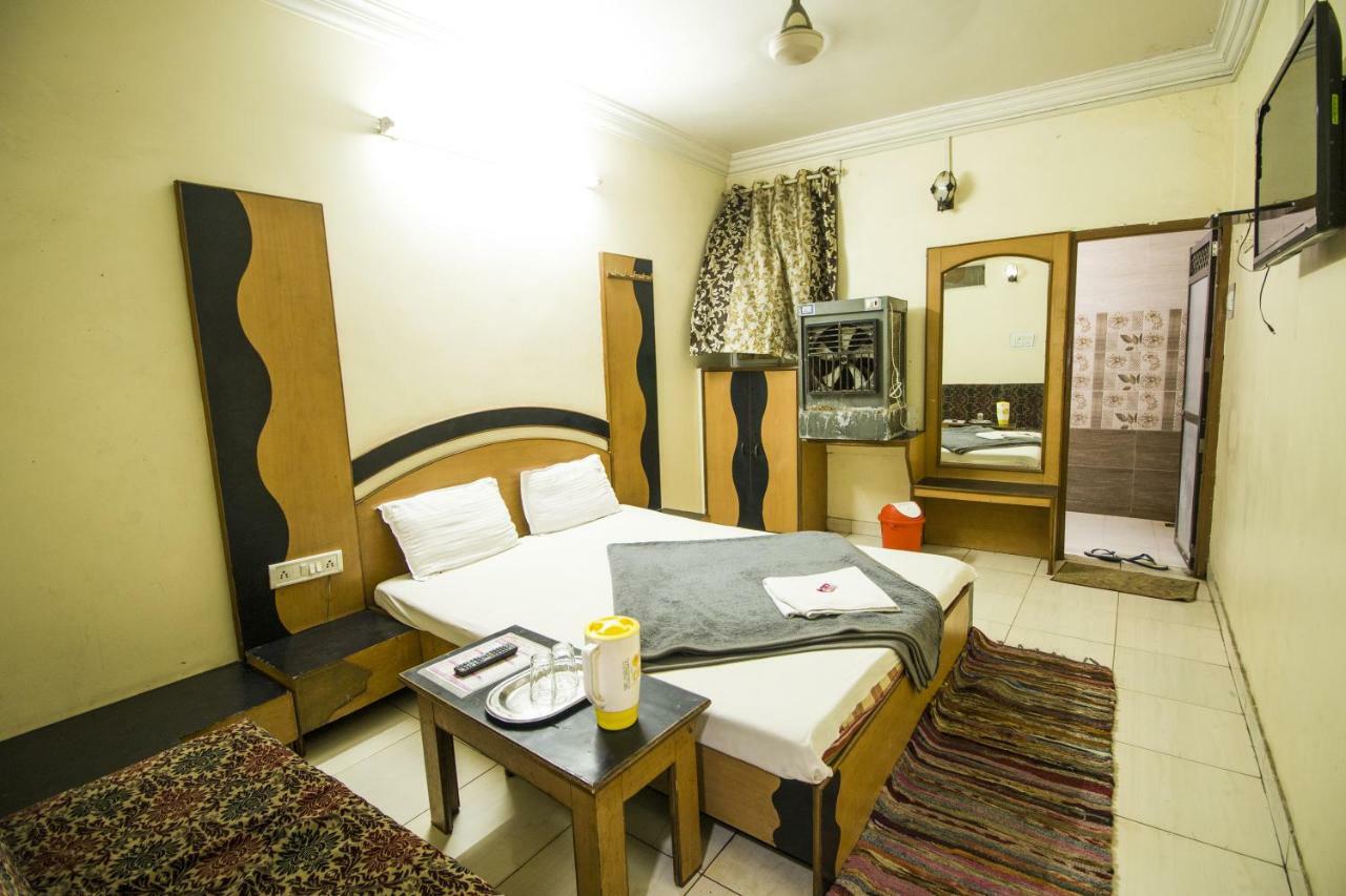 Hotel Gujarat Palace Ujjain Zewnętrze zdjęcie